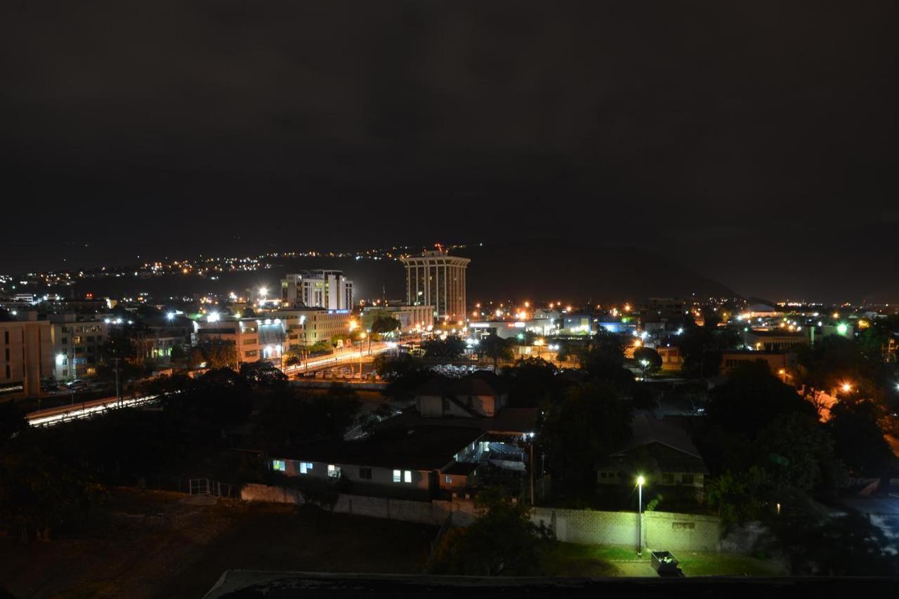 Bella Vista New Kingston Apartment Bagian luar foto